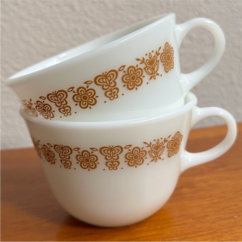 Set of 4 Vintage Pyrex/Corning Milk Glass Cups Coffee Mug Cup Retro - Picture 2 of 5